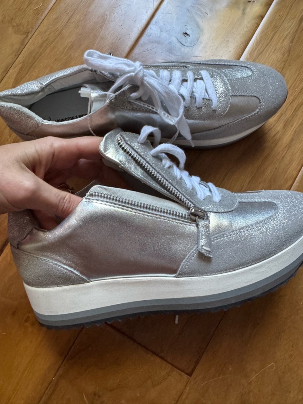 NWT Johnston & Murphy Gracie Side-Zip Sneaker Sz 9,5 (no original box) - Picture 7 of 7